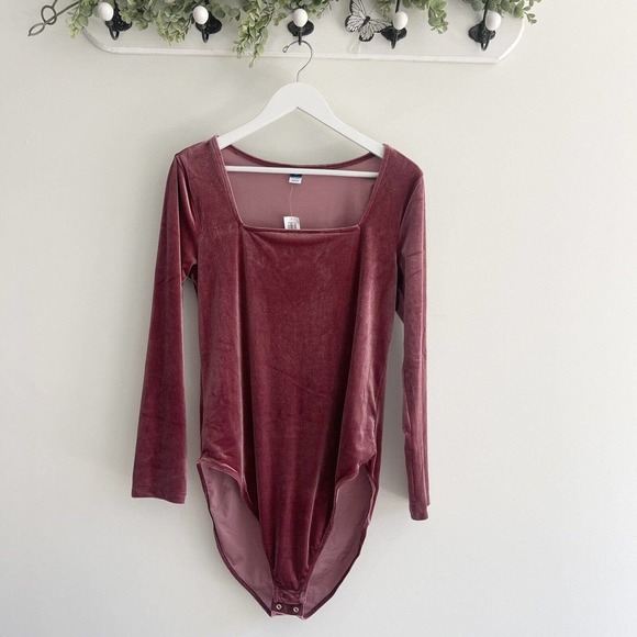 Old Navy Tops - Old Navy Velvet Long Sleeve Bodysuit Xl Nwt